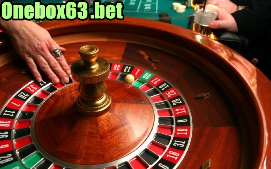 Có nhiều cửa đặt cược tương ứng với các ô số trên bàn quay roulette